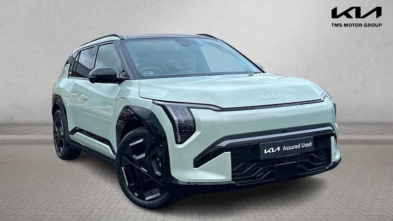 Green New 2025 Kia EV3 GT-Line S SUV | £36,071 (Fair price) - Image 1/4