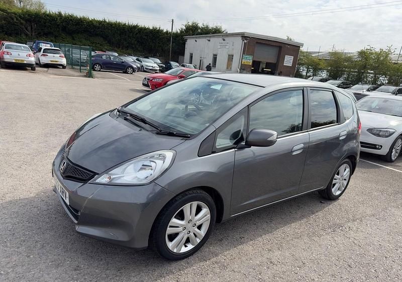 Used Honda Jazz ES 2013 Grey Hatchback