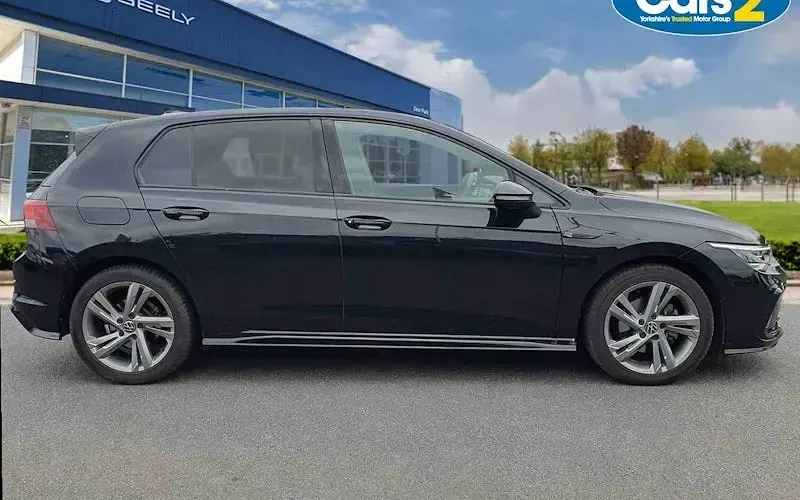 Used VW Golf VIII R-line 131 HP (96 kW) 2024 Hatchback