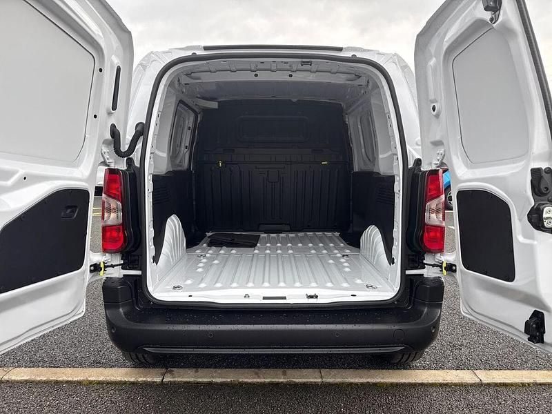 Ny Vauxhall Combo 129 HK (94 kW) 2026 Vit Minibuss