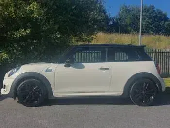 Used Mini Cooper S Sport 192 HP (141 kW) 2019 White Hatchback