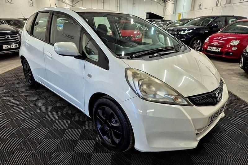 Used Honda Jazz SE 90 HP (66 kW) 2013 White Hatchback