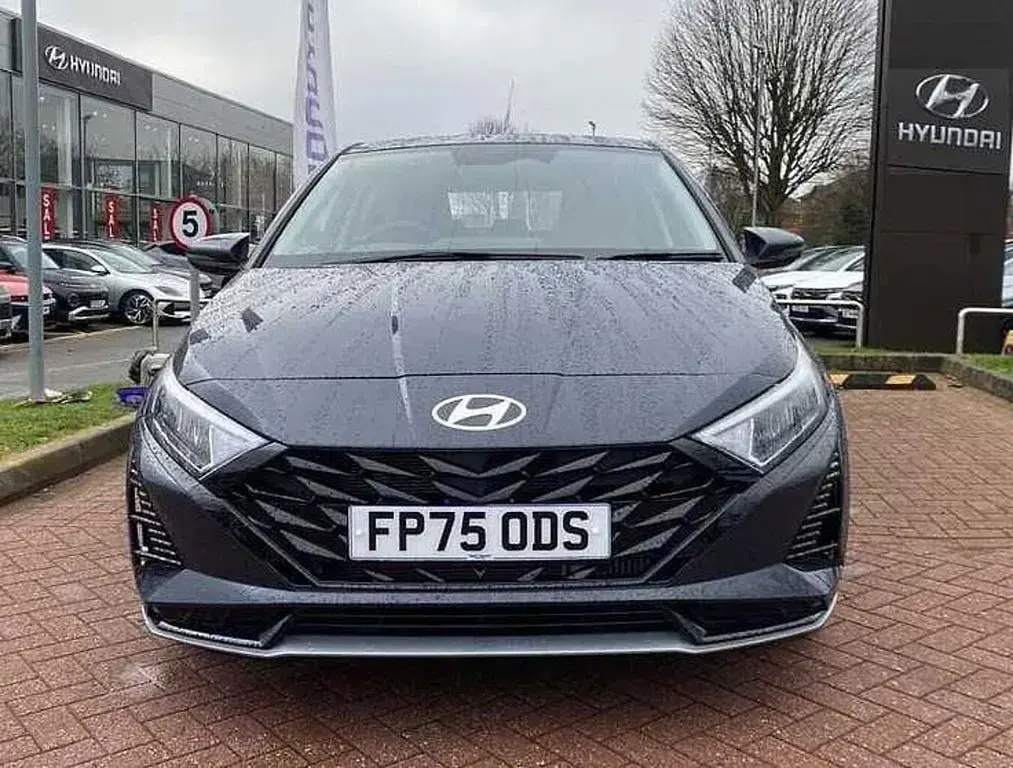 New Hyundai i20 Advanced 100 HP (73 kW) 2025 Aurora grey Hatchback