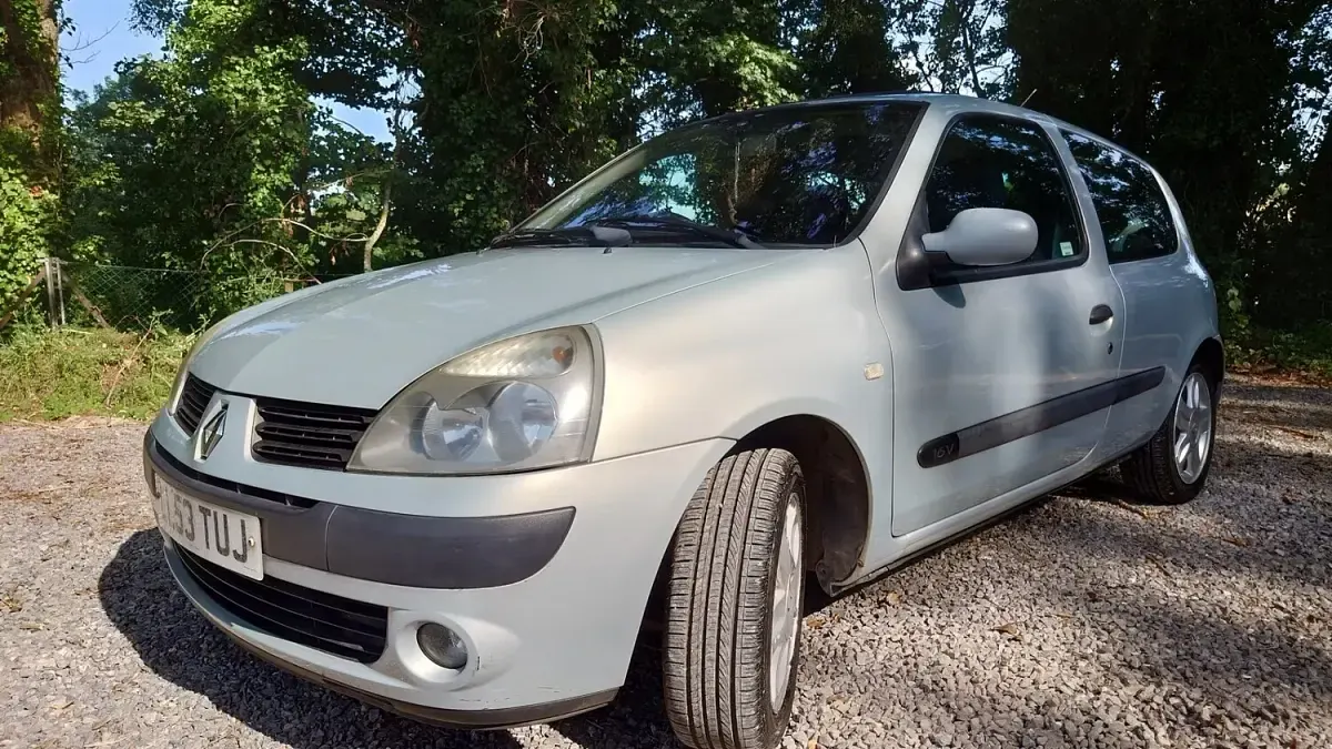 Used Renault Clio Dynamique 2004 Silver Hatchback