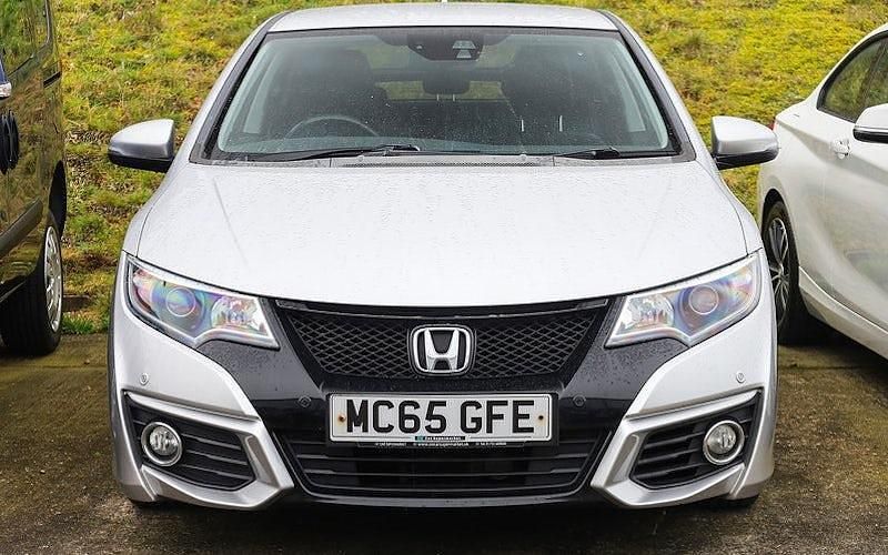 Begagnad Honda Civic SE Plus 120 HK (88 kW) 2016 Silver Halvkombi