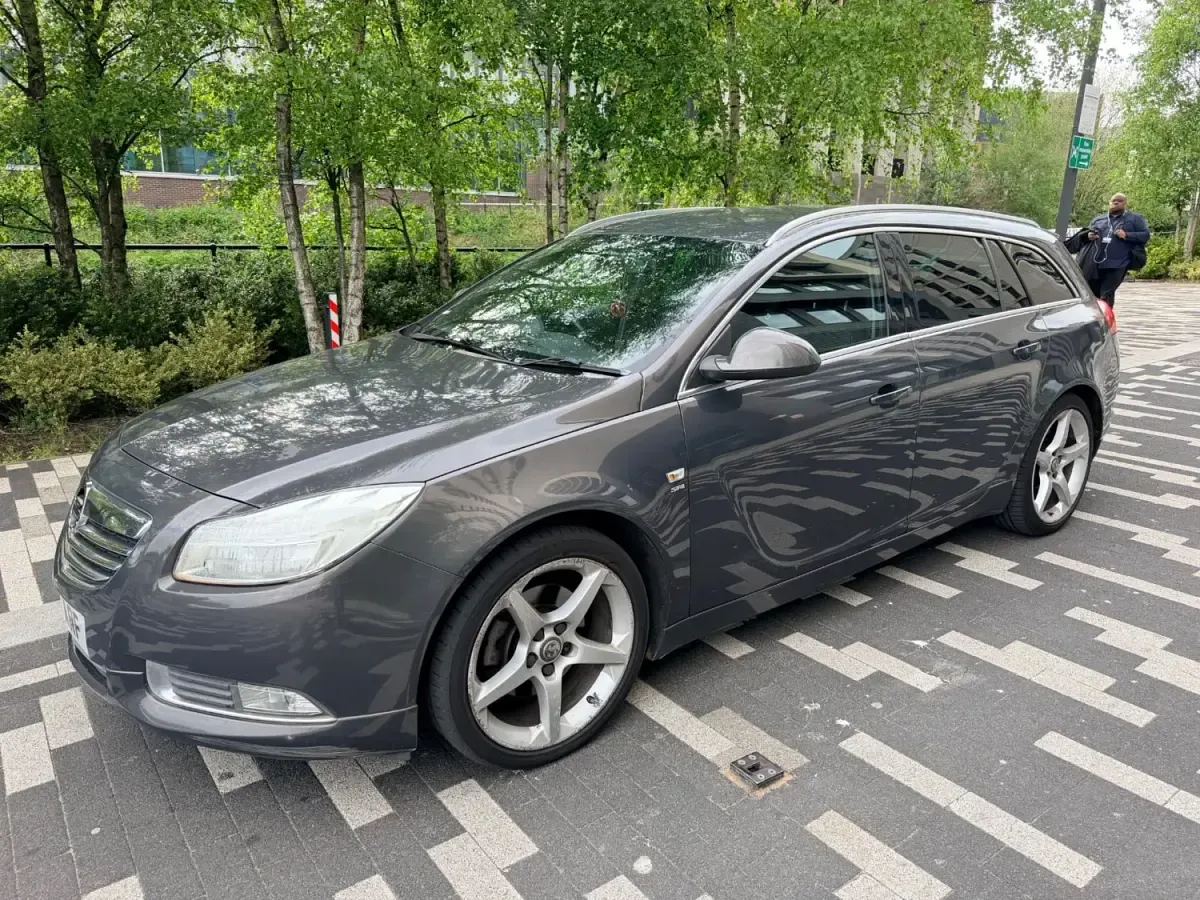 Używany Vauxhall Insignia SRi 2013 Szary Kombi
