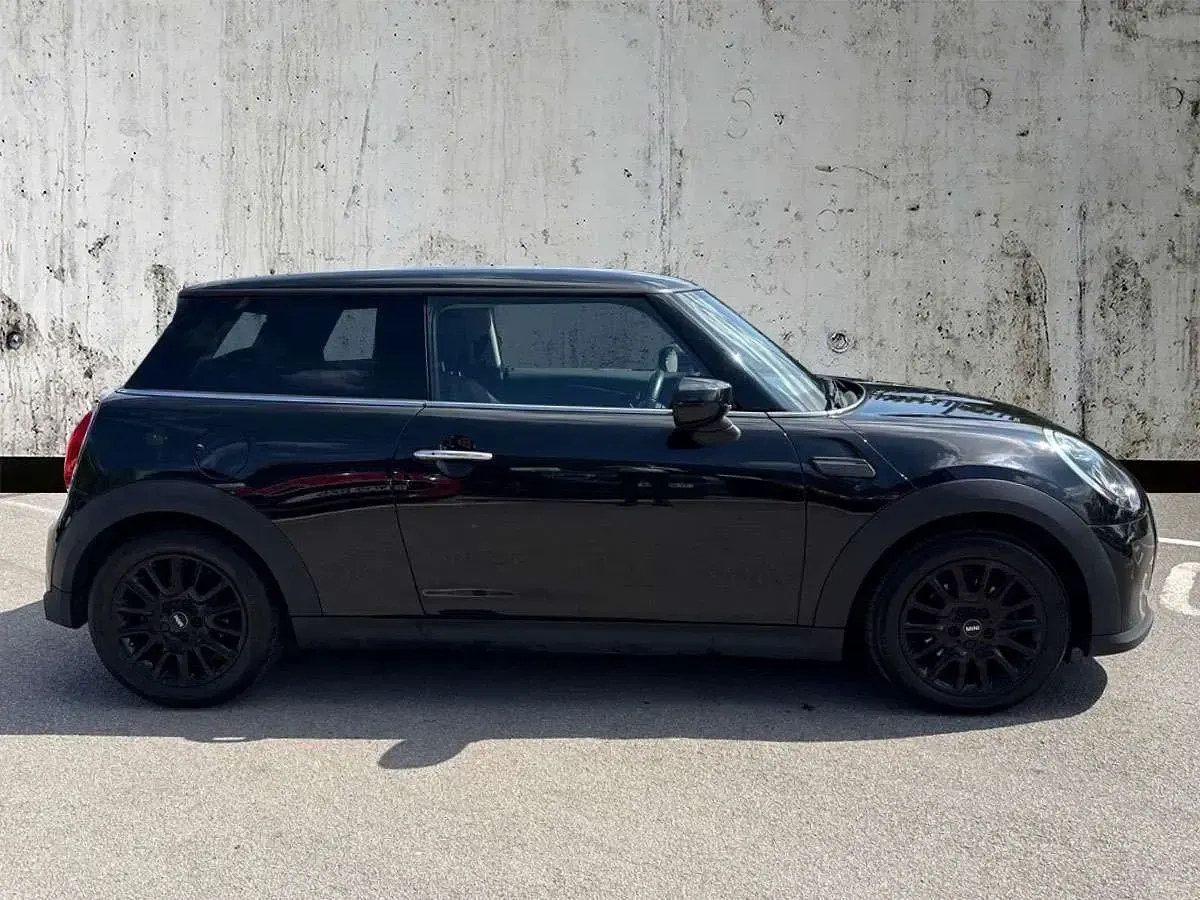 Usado Mini Cooper Classic 2022 Preto Citadino