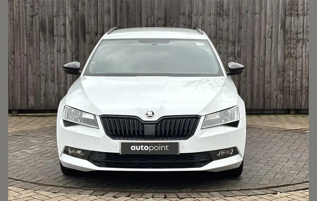 Used Skoda Superb SportLine 150 HP (110 kW) 2018 White Estate