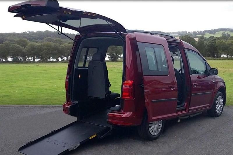 Red Used 2019 VW Caddy Maxi Life Life MPV | £13,999 (Good price) - Image 1/1