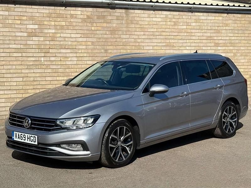 Silver Used 2020 VW Passat SEL Estate | £13,595 (Fair price) - Image 1/3