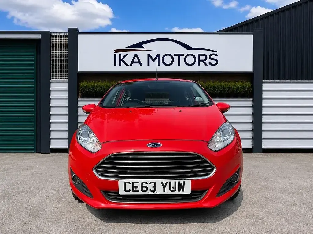 Used Ford Fiesta Zetec 82 HP (60 kW) 2013 Red Hatchback