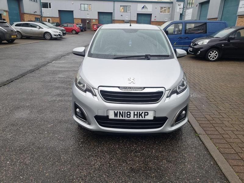 Begagnad Peugeot 108 Allure 2018 Silver Halvkombi
