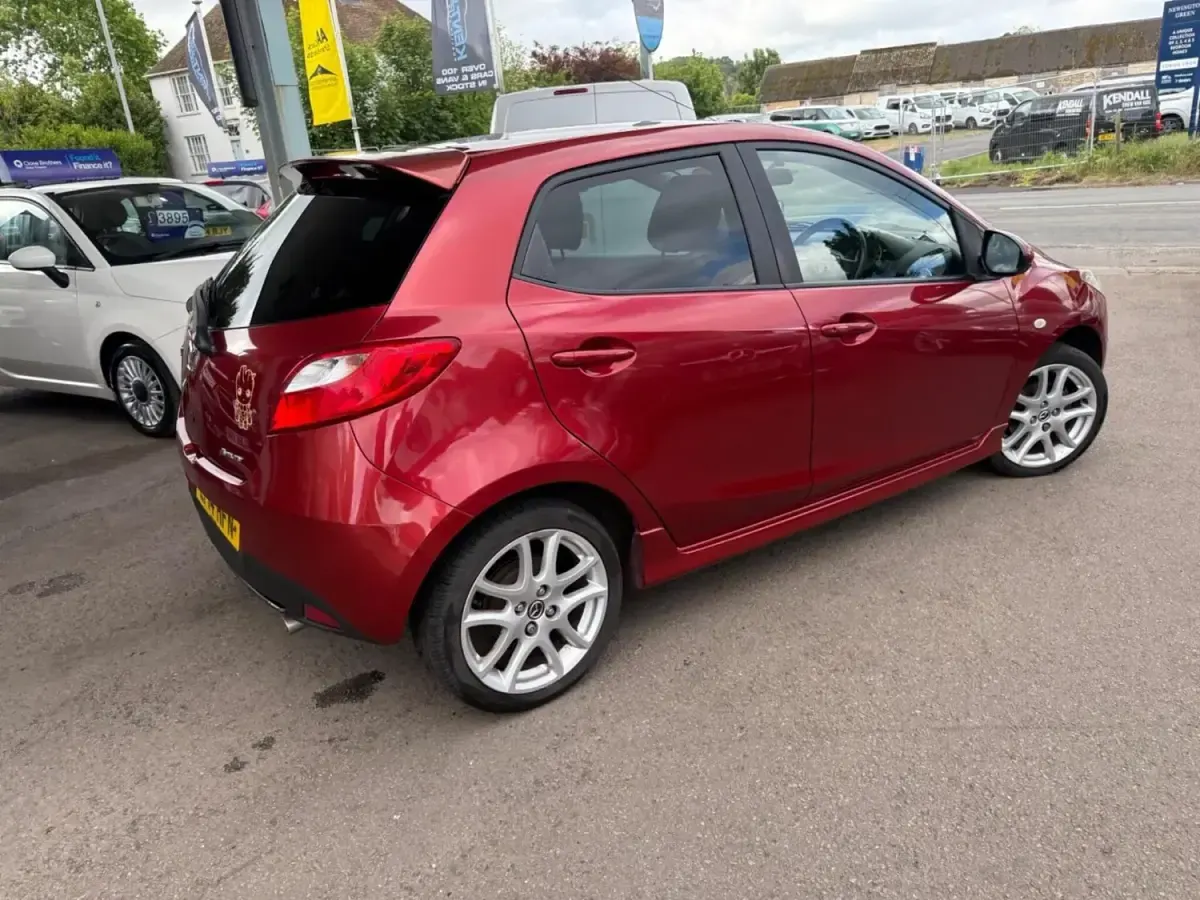 Używany Mazda 2 2014 Czerwony Hatchback