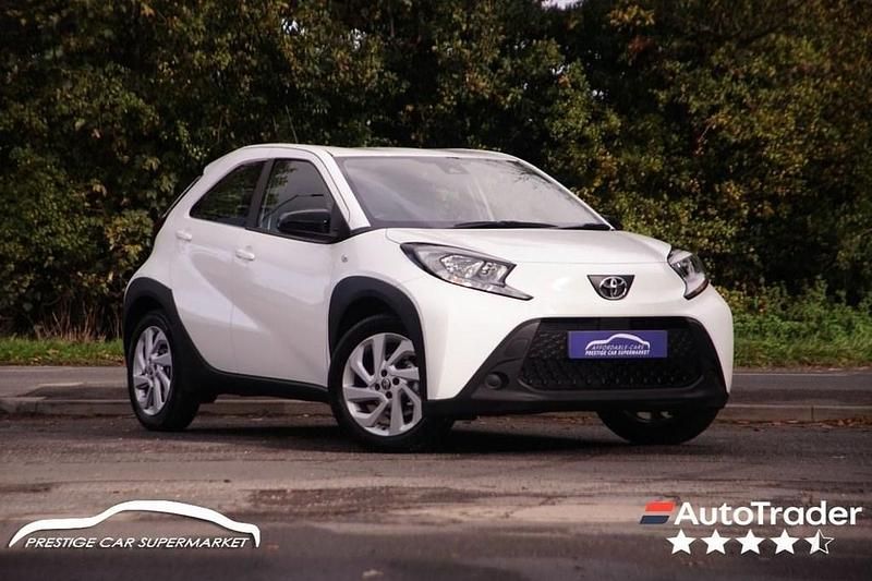 White Used 2023 Toyota Aygo X PURE SUV | £11,599 - Image 1/4