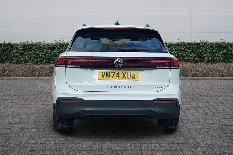 Used VW Tiguan Life 150 HP (110 kW) 2024 White SUV