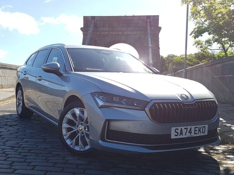 Silver Used 2024 Skoda Superb SE L Estate | £31,498 (Expensive) - Image 1/4