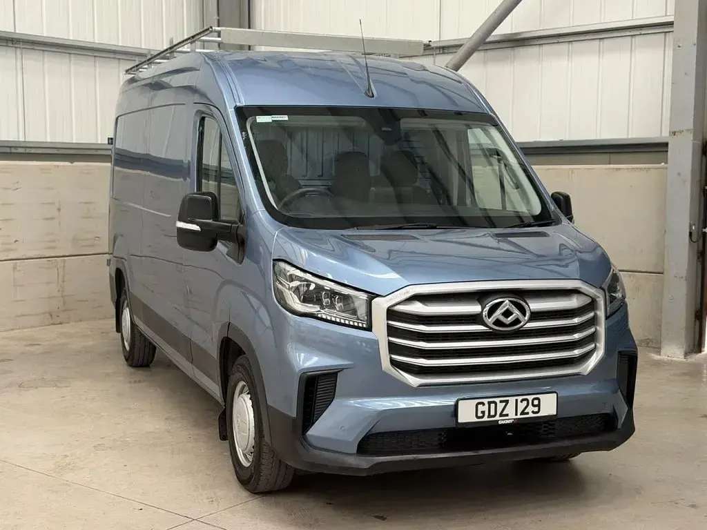 Used Maxus V90 163 HP (119 kW) 2025 Blue Van