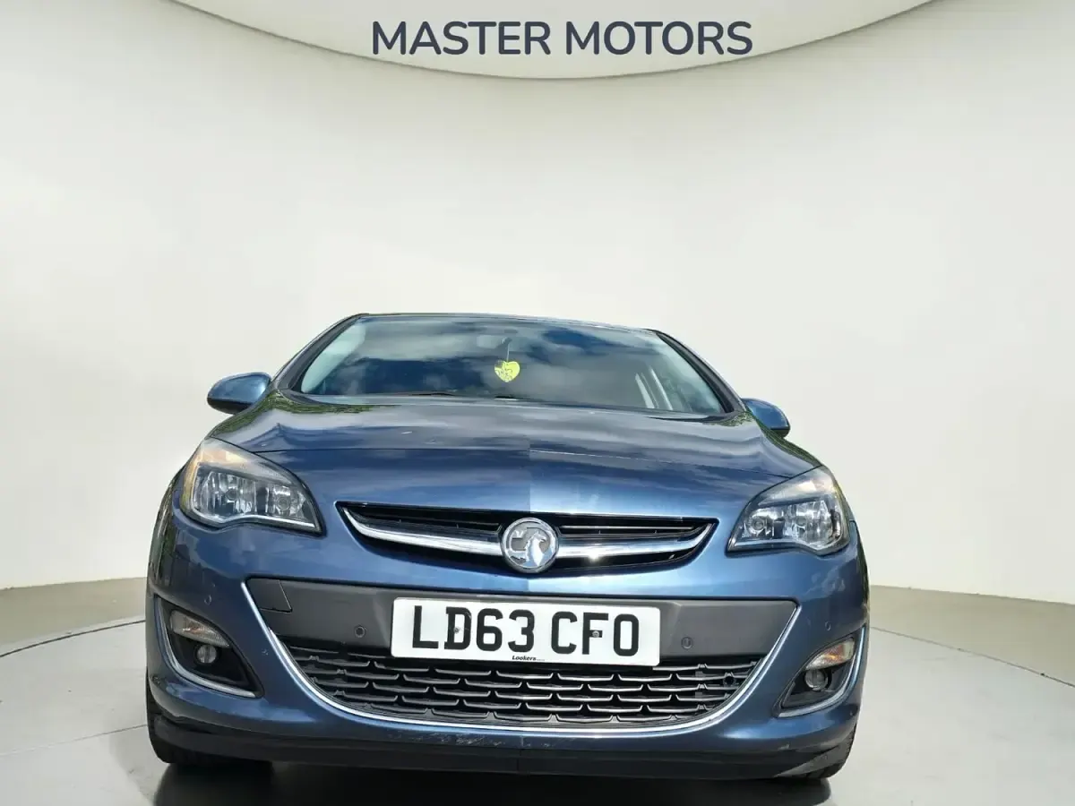 Used Vauxhall Astra SRi 115 HP (84 kW) 2013 Blue Hatchback