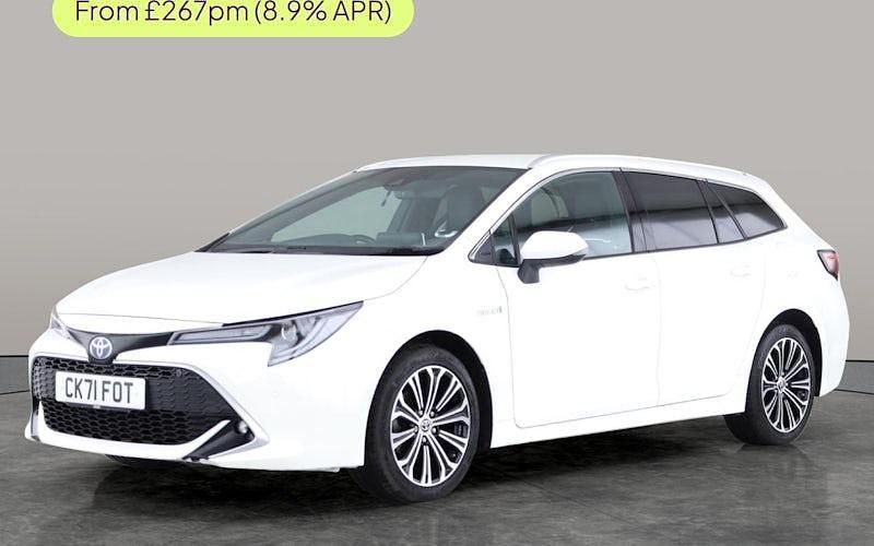 Used Toyota Corolla 122 HP (89 kW) 2021 White Estate