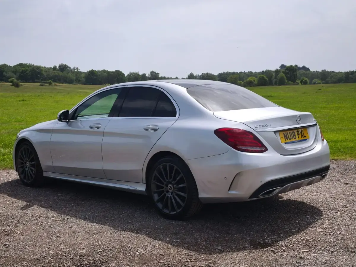 Usado Mercedes C250 AMG Line Premium Plus 2018 Prateado Sedan