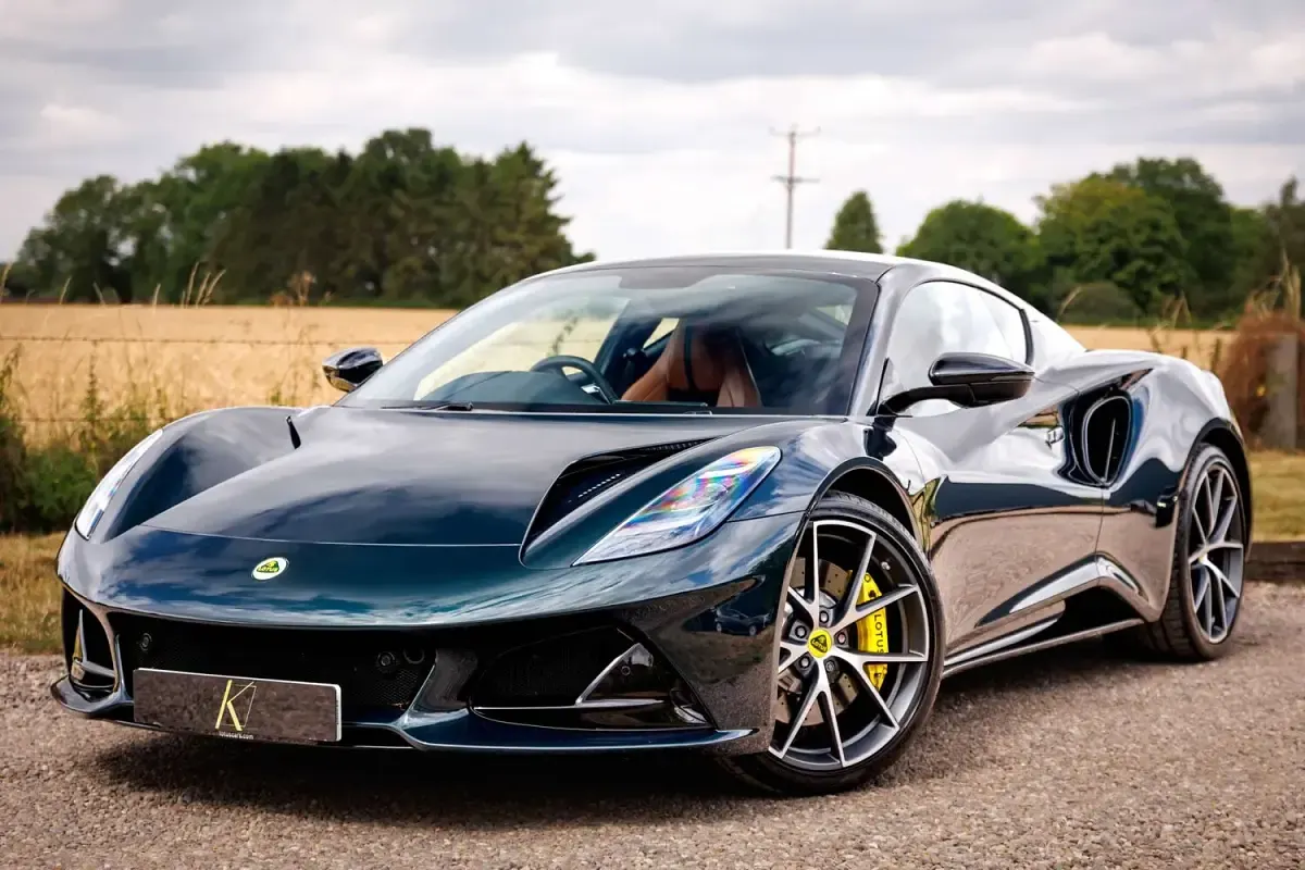 Used Lotus Emira 404 HP (297 kW) 2023 Green Coupe