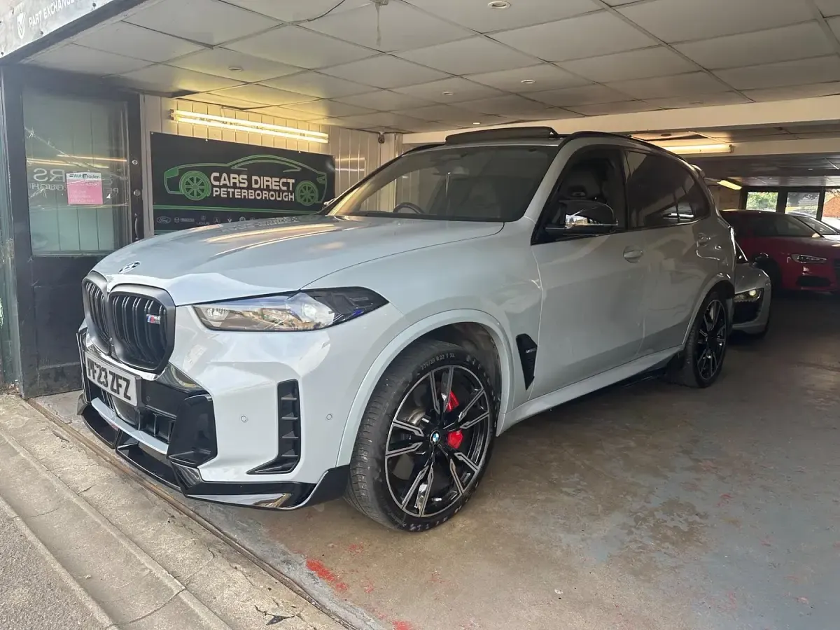 Używany BMW X5 M Sport 530 KM (389 kW) 2023 Szary SUV
