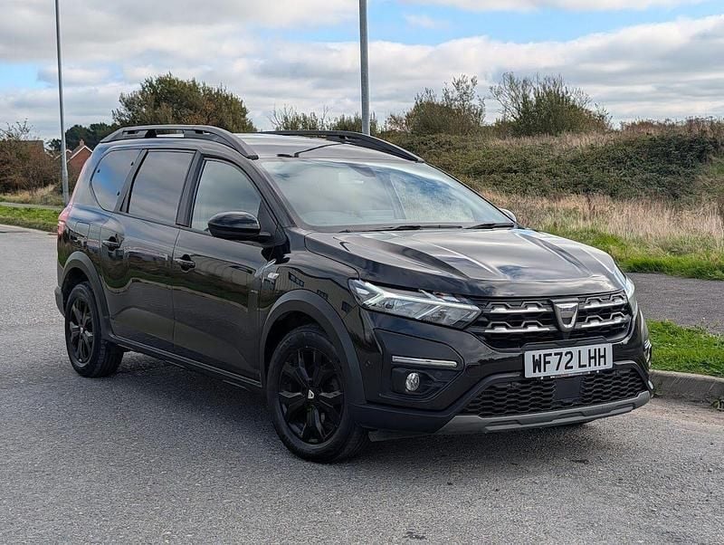 Black Used 2022 Dacia Jogger Extreme MPV | £14,500 (Fair price) - Image 1/4