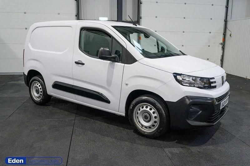 White Used 2024 Peugeot Partner MPV | £13,990 (Fair price) - Image 1/4