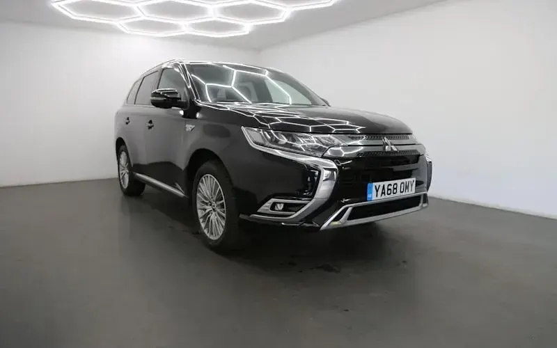 Used Mitsubishi Outlander P-HEV 177 HP (130 kW) 2018 Estate
