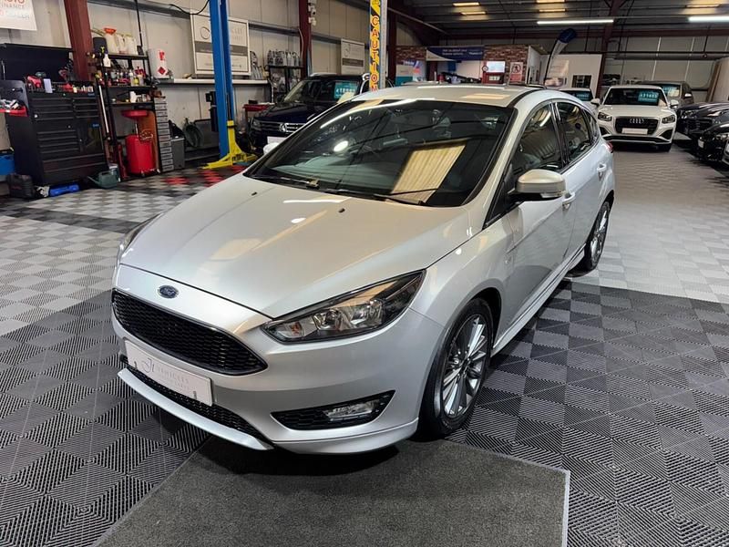 Used Ford Focus ST-Line 140 HP (102 kW) 2018 Silver Hatchback