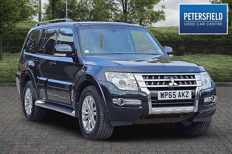 Green Used 2015 Mitsubishi Shogun SUV | £17,490 (Fair price) - Image 1/4