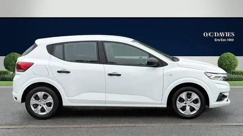 Used Dacia Sandero Essentiel 100 HP (73 kW) 2022 White Hatchback