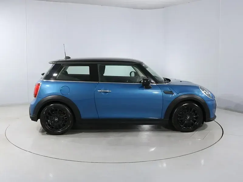 Usado Mini Cooper Classic 134 CV (98 kW) 2022 Azul Utilitario