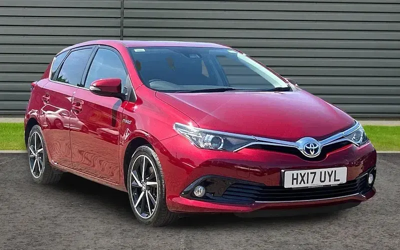 Usado Toyota Auris Hybrid Design 136 HP (100 kW) 2017 Citadino