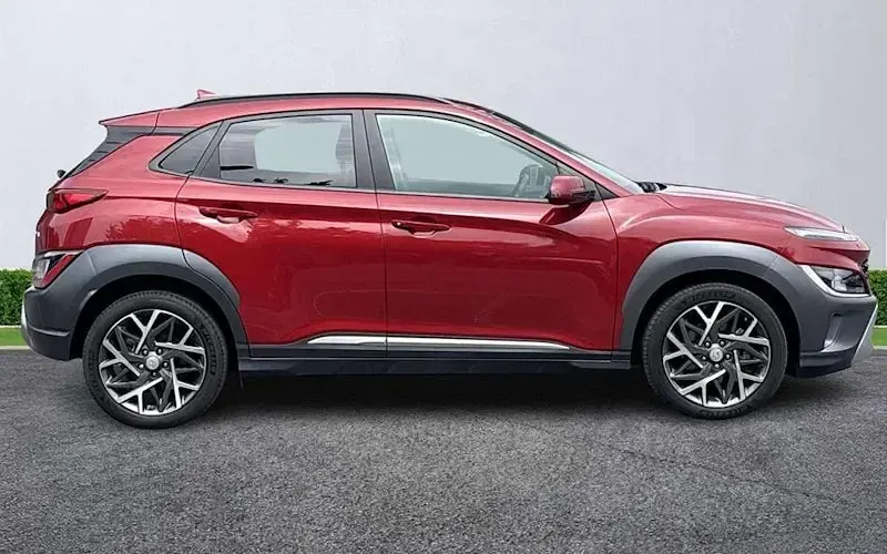 Used Hyundai Kona Premium 141 HP (103 kW) 2022 Red SUV