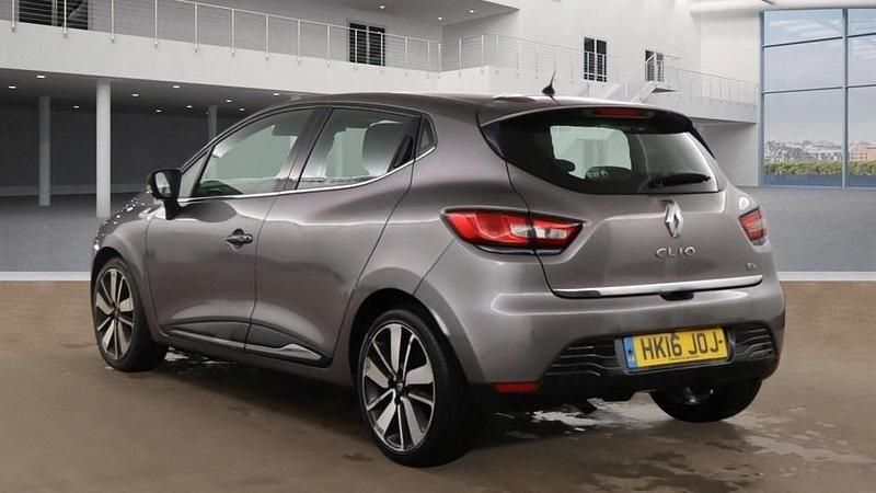 Used Renault Clio IV Dynamique 90 HP (66 kW) 2016 Grey Hatchback