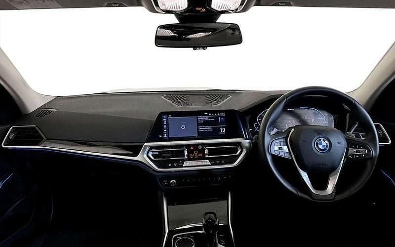 Used BMW 330e Performance 292 HP (214 kW) 2021 White Sedan