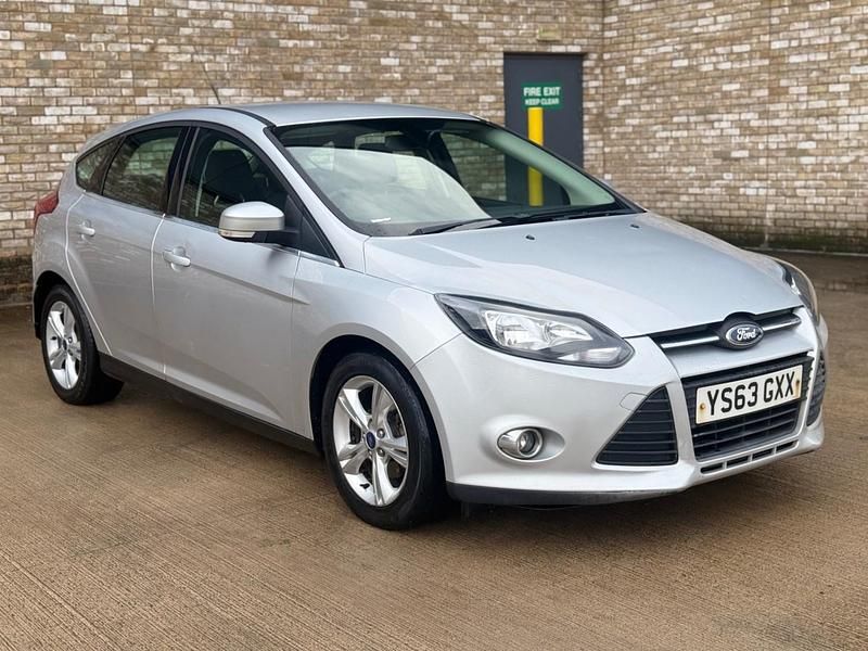Used Ford Focus Zetec 2014 Silver Hatchback