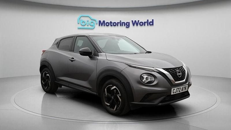 Used Nissan Juke N-Connecta 114 HP (83 kW) 2023 Grey SUV