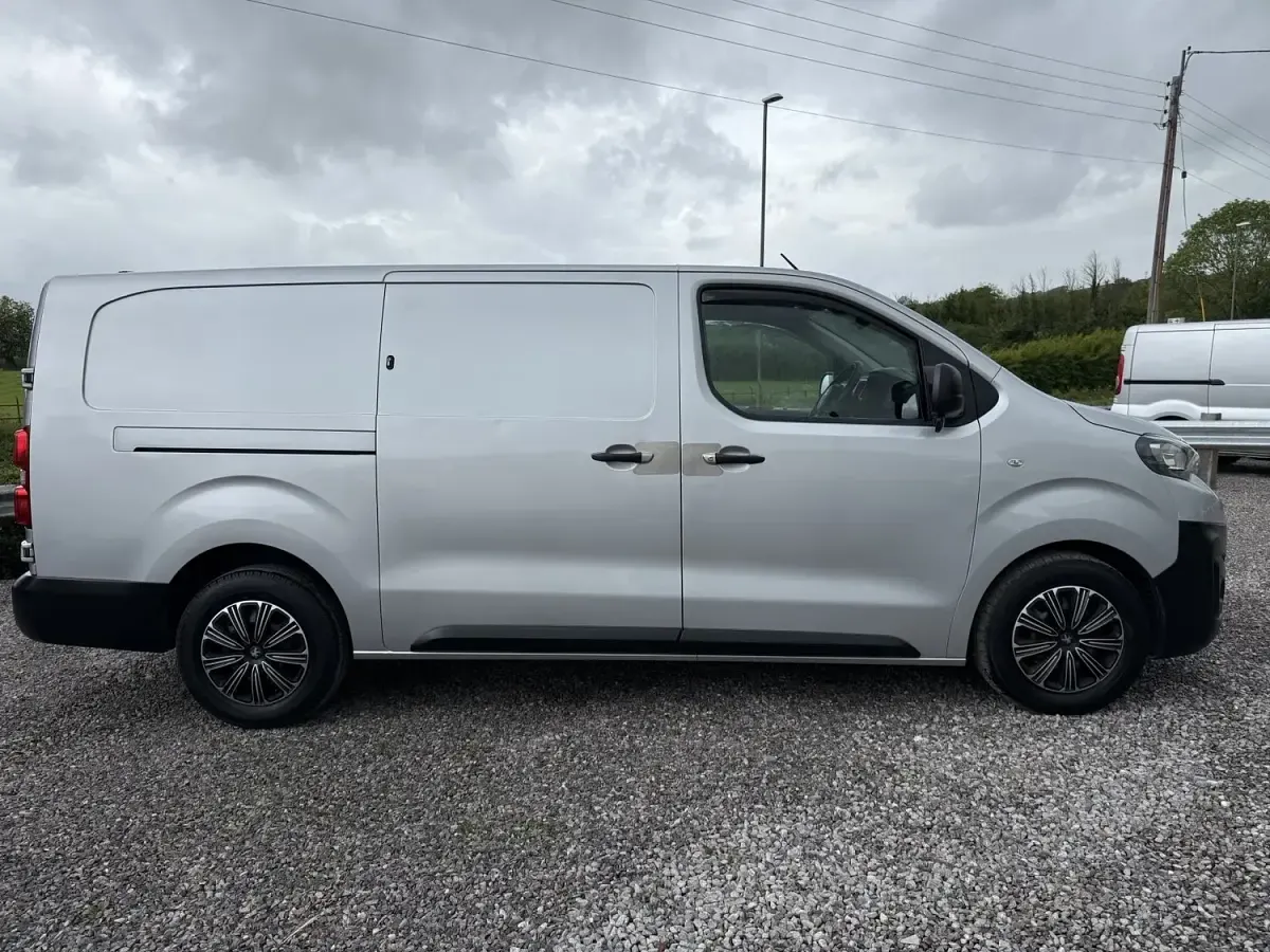 Used Peugeot Expert 2018 Silver Van
