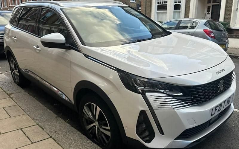 Used 2023 Peugeot 5008 Allure Estate | £18,199 (Good price) - Image 1/1