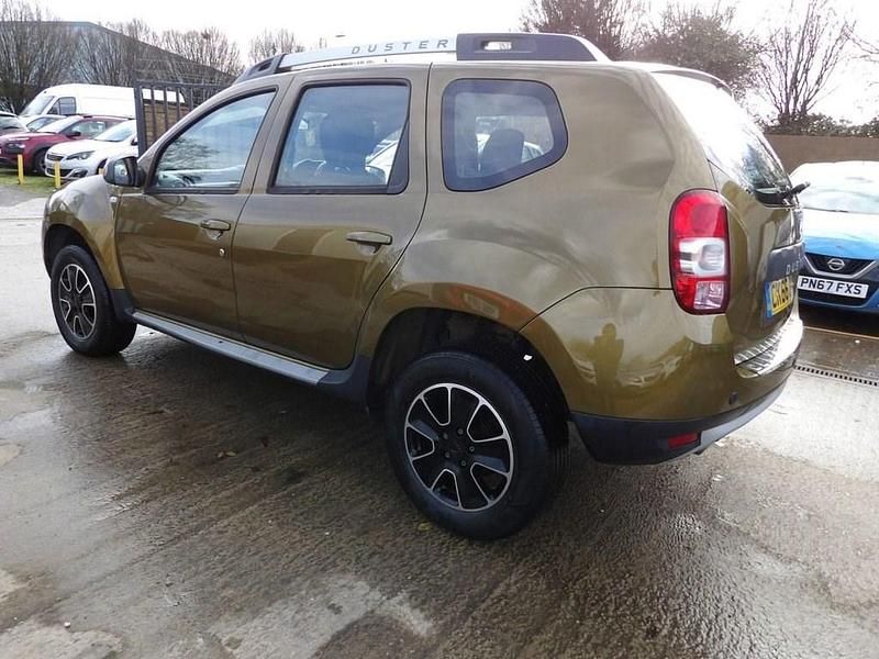 Used Dacia Duster Prestige 110 HP (80 kW) 2016 Green SUV