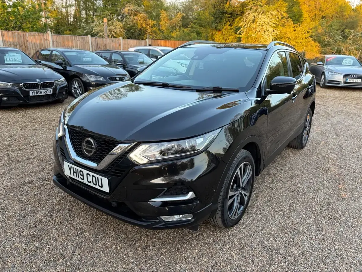 Used Nissan Qashqai N-Connecta 115 HP (84 kW) 2019 Black SUV
