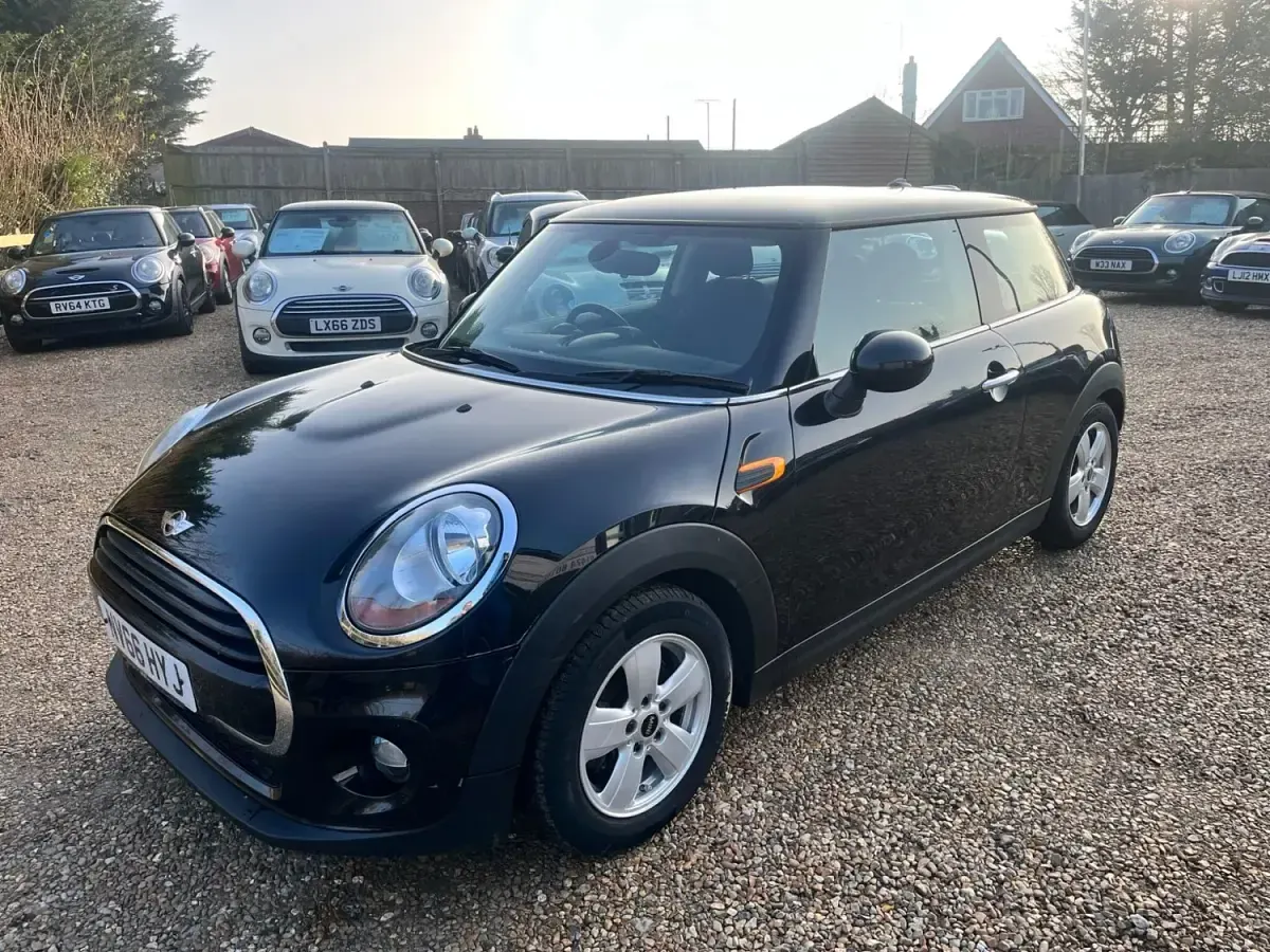 Used Mini Cooper Hatch 136 HP (100 kW) 2016 Black Hatchback