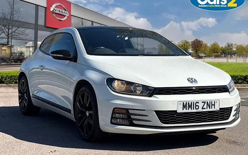 Begagnad VW Scirocco Black Edition 150 HK (110 kW) 2016 Vit Sportkupé