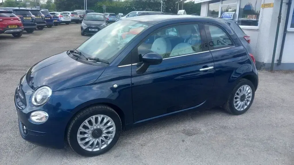Gebraucht Fiat 500 Lounge 69 PS (50 kW) 2020 Blau Kleinwagen