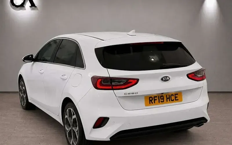 Used Kia Ceed 116 HP (85 kW) 2019 White Hatchback