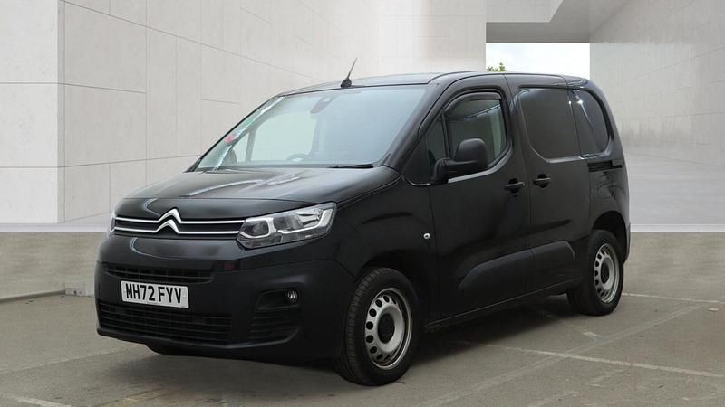 Used Citroën Berlingo 130 HP (95 kW) 2023 Black MPV