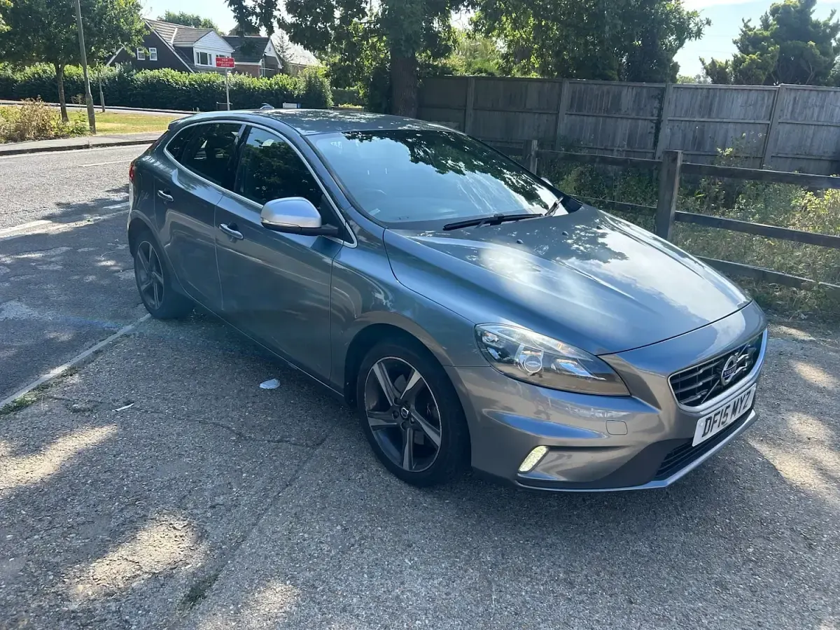 Used Volvo V40 R-Design 122 HP (89 kW) 2015 Grey Hatchback