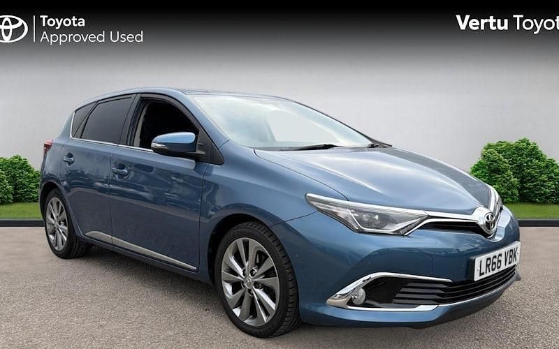 Used Toyota Auris 116 HP (85 kW) 2016 Blue Hatchback
